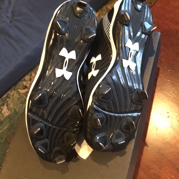 NEW Under Armour Metal softball/baseball cleats - Picture 2 of 5